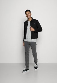 Denham BOLT  - Calças de ganga de corte skinny - grey