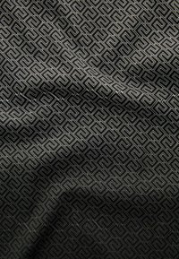 Next DIP DYE GRAPHIC - T-shirts print - monochrome geo