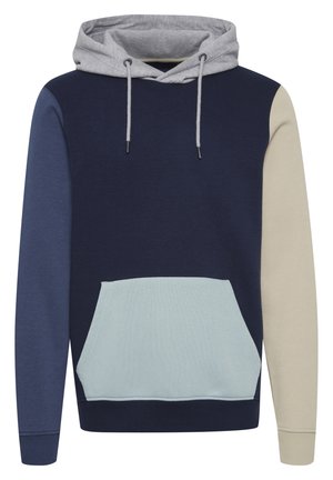 Hanorac cu glugă, cu glugă gri, corp albastru închis, mâneci albastre și bej, și o buzunare tip cangur de culoare bleu deschis. Include șnururi de ajustare și manșete cu striații.