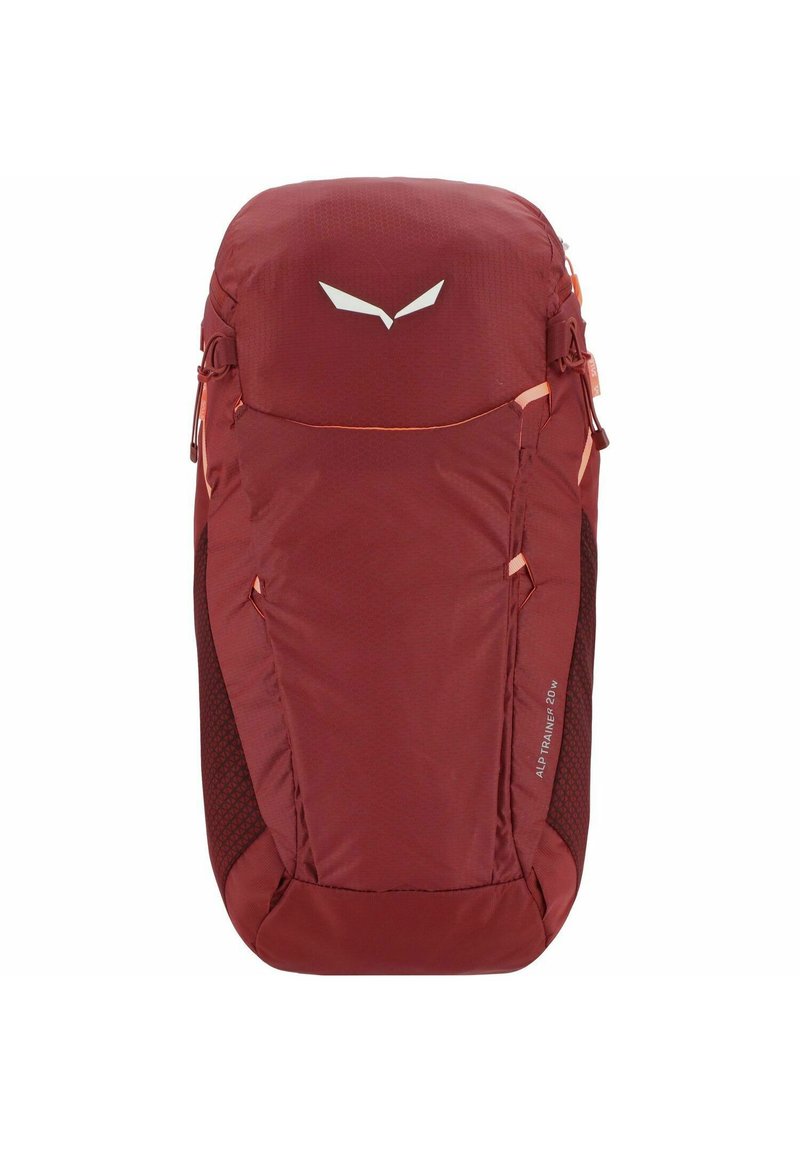 Bordeaux backpack van textiel, met verstelbare schouderbanden, zijvakken en een grote bovenrits. Voorzien van een wit logo aan de voorkant.