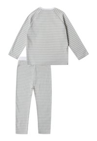 Grau gestreiftes Longsleeve-Oberteil und passende Hose aus weichem Stoff. Das Set verfügt über weiße Streifen und einen enganliegenden Schnitt für hohen Tragekomfort.