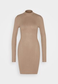 Abito lavorato a maglia beige con texture a costine, colletto alto, maniche lunghe, silhouette aderente e lunghezza fino al ginocchio.