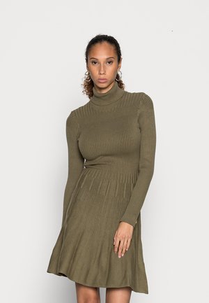 TURTLENK AMELI - Abito in maglia - desert green