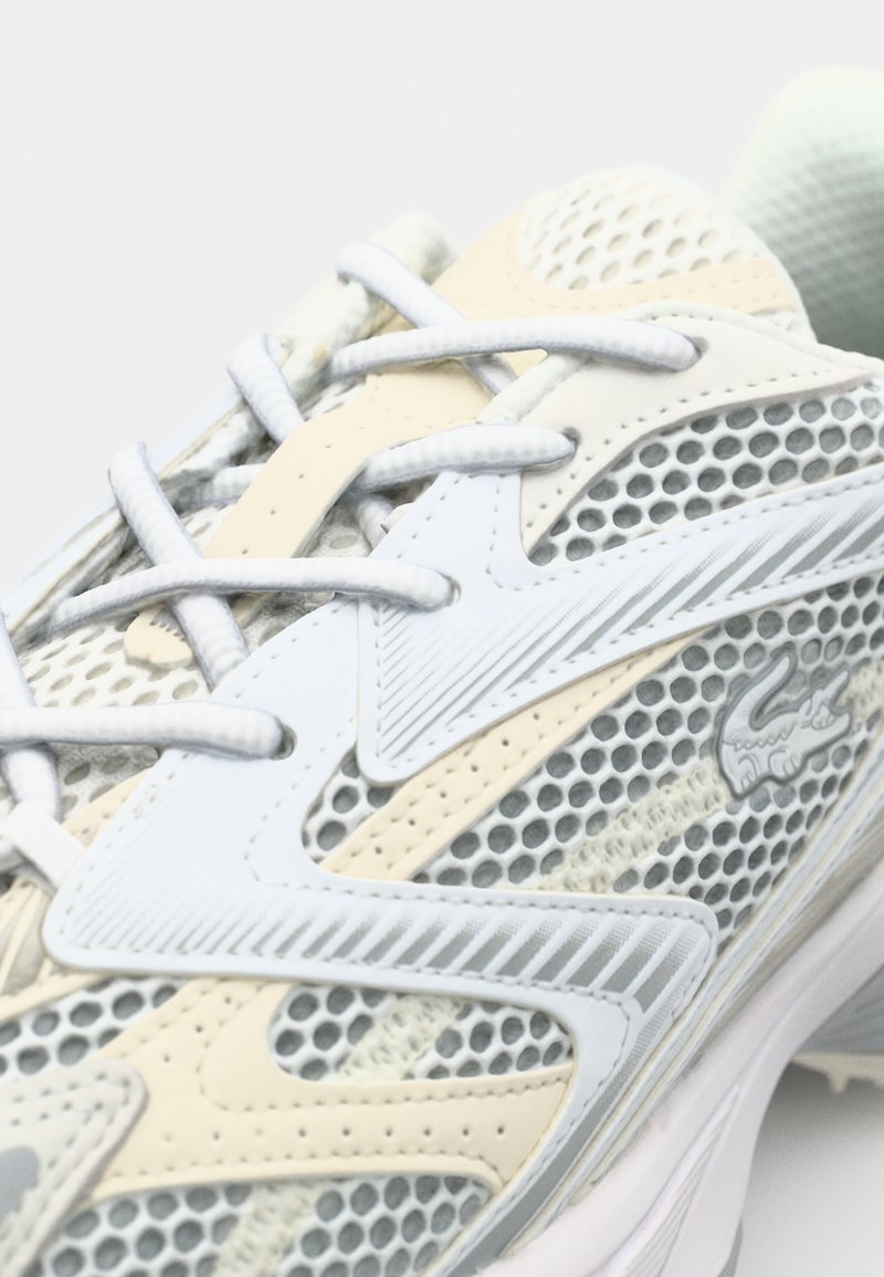Lacoste L003 NEO SHOT 125 Sneakers laag white/off white/wit