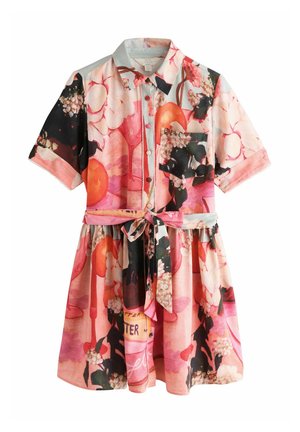 Kurzärmliges Kleid zum Knöpfen mit floralem und fruchtigem Druck, Brusttasche und gebundenem Taillengürtel in Rosa-, Schwarz- und Orangetönen.