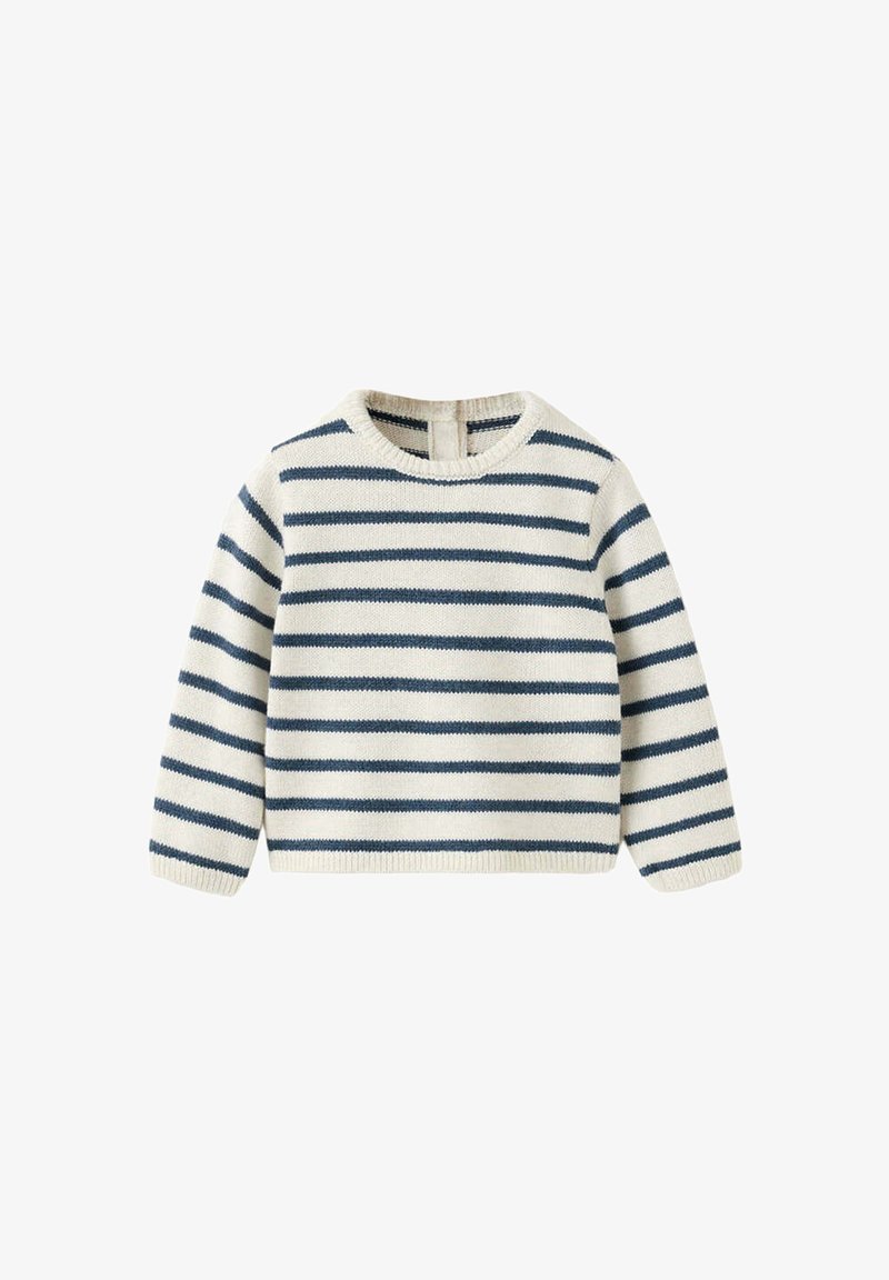 Pull tricoté à manches longues pour enfant avec des rayures horizontales bleu marine et blanches et un col rond sur fond blanc.
