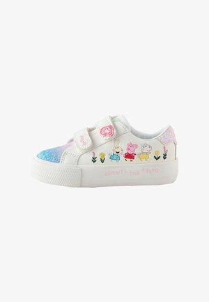 Hvide børnesneakers med pastel glimmer på tåen og hælen, Velcro-stropper med pink figurnapper og tegneseriefigurer over blomsterdesigns.