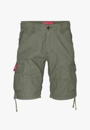 Pantalones cortos cargo de color verde oliva, hechos de algodón, con múltiples bolsillos laterales, dobladillos ajustables con cordón y una etiqueta de marca en la cinturilla.