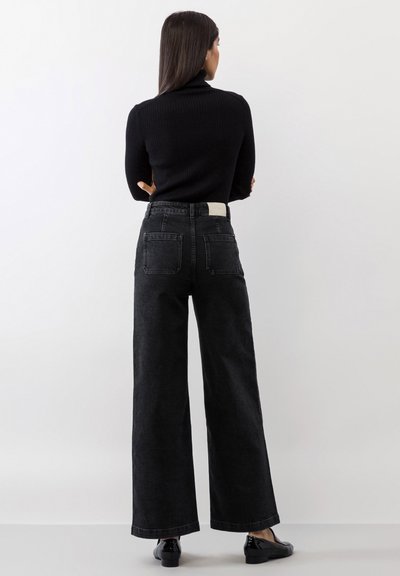 IVY OAK PIXIE - Leveälahkeiset - washed black