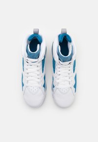 Jordan JUMPMAN MVP - Kosárlabdacipők - white/industrial blue/wolf grey