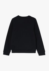 Sudadera negra con mangas largas, escote redondo y vista trasera lisa, exhibida sobre un fondo blanco.