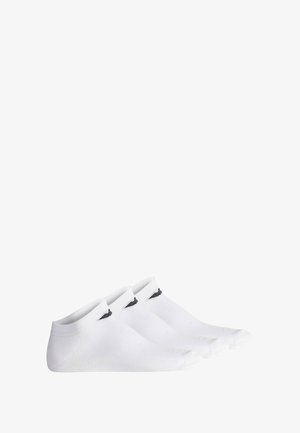 Weiße Knöchelsocken aus Baumwollmischung, mit einem gerippten Saum und schwarzen Logoakzenten. Drei Paare nebeneinander angezeigt.