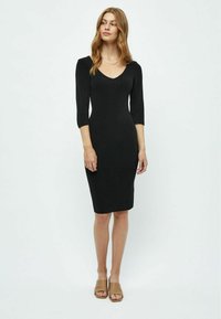 Desires LEILA - Vabalt langev kleit - black