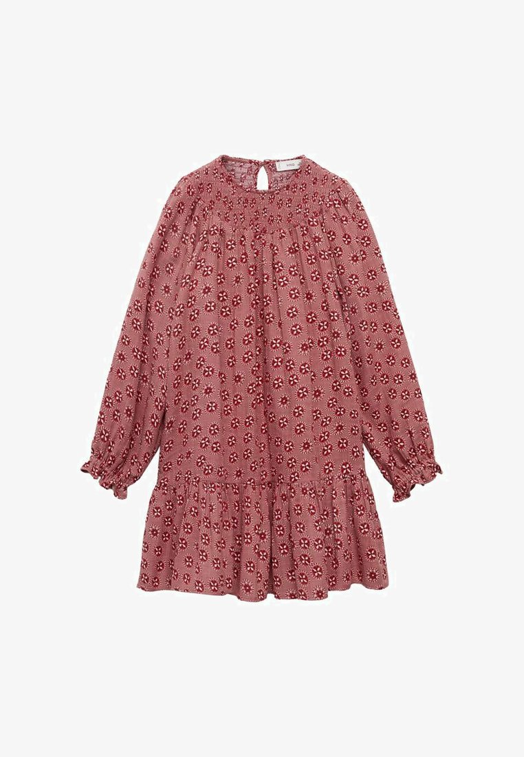 Röd mönstrad klänning med långa puffärmar, samlad halsringning och volangfåll. Tyget har blommönster i vitt och mörkrött.