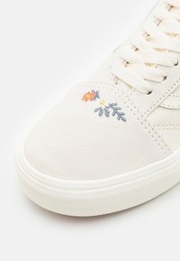 Vans OLD SKOOL UNISEX - Sneakers low - marshmallow