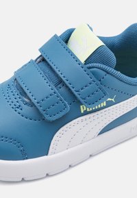 Puma COURTFLEX  - Tenisice za hodanje - blue horizon/white