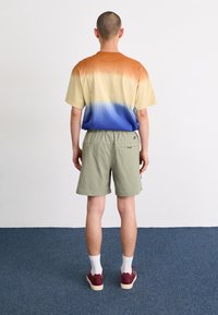 Thumbnail Image 4