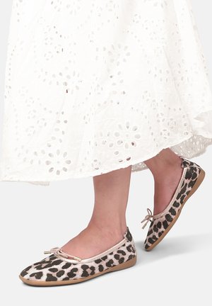 Crickit CRICKIT BALLERINA OMEGA - Klassischer Ballerina - hellbeige