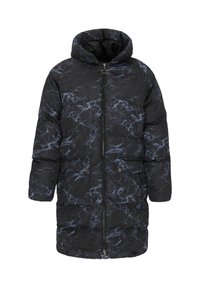 Pufferjacke in einem schwarz-blauen Marmor-Muster, ausgestattet mit Kapuze, Reißverschluss und zwei vorderen Taschen mit Druckknöpfen.