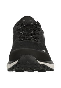Svart atletisk sko med ett andningsbart mesh-övre, texturerad syntetisk överlagring och kontrasterande vit mellansula. Har en texturerad gummisula.