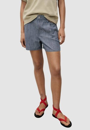 STRIPED WITH PLEATS - Denim shorts - dark blue
