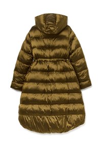 Cappotto lungo imbottito con cappuccio in verde oliva, caratterizzato da una texture trapuntata, vita elastica e un orlo leggermente svasato per un maggiore calore.