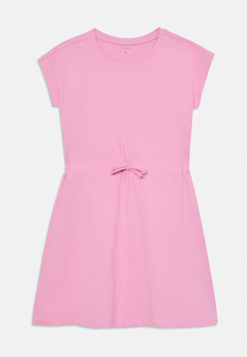Robe rose à manches courtes pour filles avec encolure ronde et un petit nœud noué à la taille, confectionnée en tissu de coton doux.