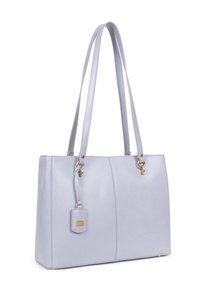 Borsa a spalla in ecopelle azzurro chiaro con due manici lunghi, accenti in metallo dorato, una etichetta laterale e forma rettangolare strutturata.