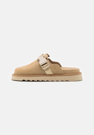 SYRAX - Clogs - light beige