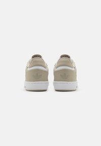 adidas Originals CENTENNIAL UNISEX - Tenisky - putty grey/core white
