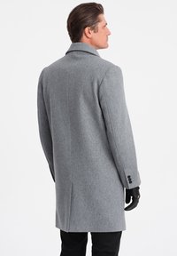 Ombre Korte frakker - grey