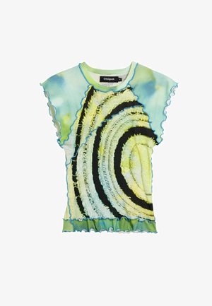 Multikleurige top met korte mouwen met een spiraalpatroon in groen en zwart, met een rafelige textuur en ruches aan de randen in een lichtblauwe afwerking.