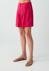 Sélectionné, fuchsia