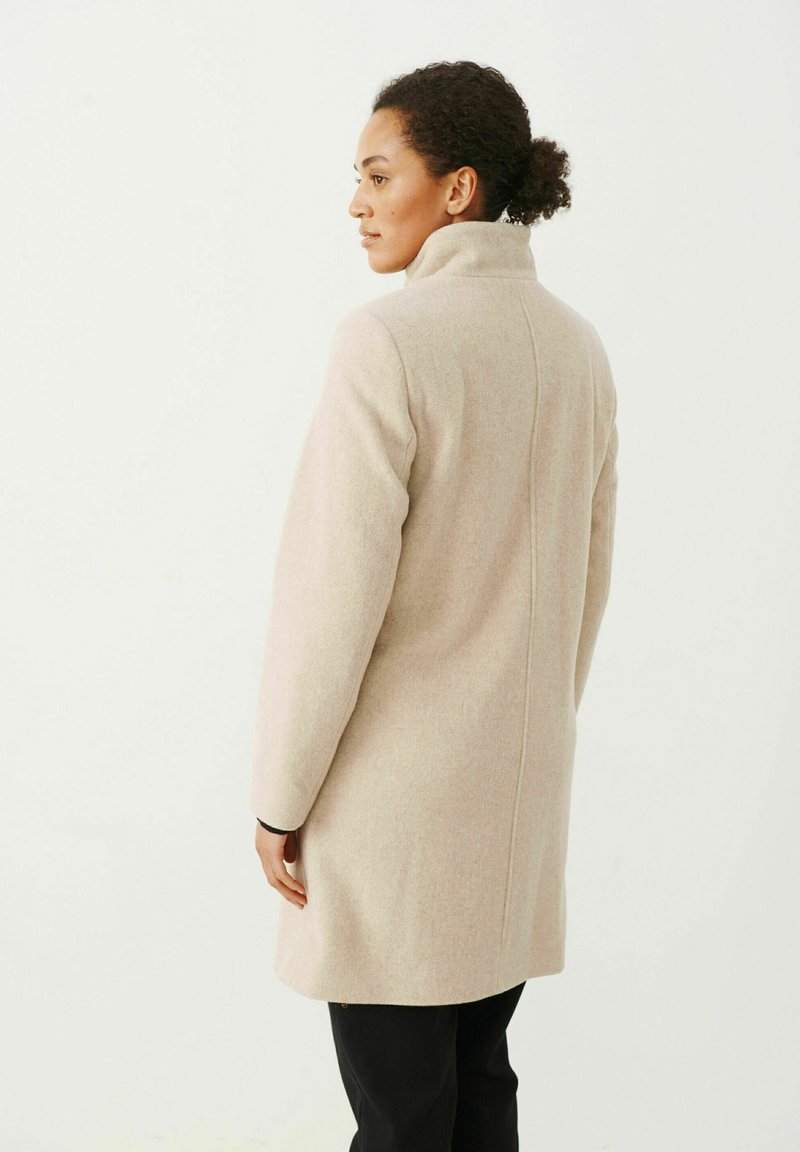 Damen Parkas | Part Two ISABELLISPW Kurzmantel humus/beige - PP92568 Damen Parkas | Part Two ISABELLISPW Kurzmantel humus/beige - PP92568