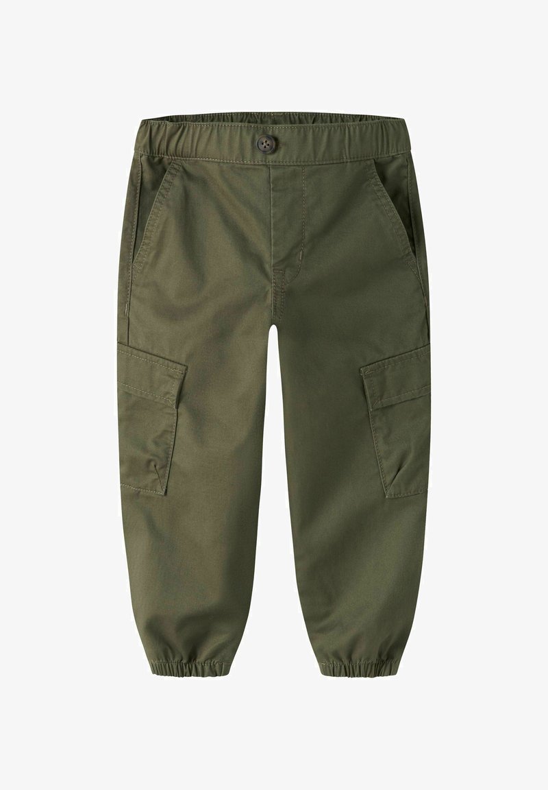Pantalon cargo vert olive pour enfants avec taille élastique, fermeture par bouton, poches latérales et poignets élastiques aux chevilles.