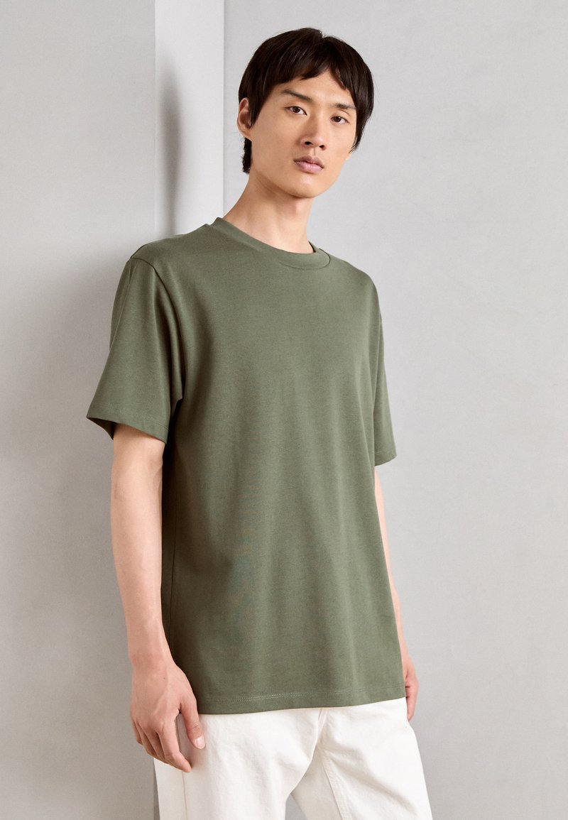 Lindbergh O NECK TEE OVERSIZE - Jednoduché tričko - olive