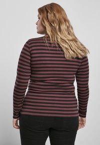 Urban Classics Langærmet T-shirt - cherry/blk