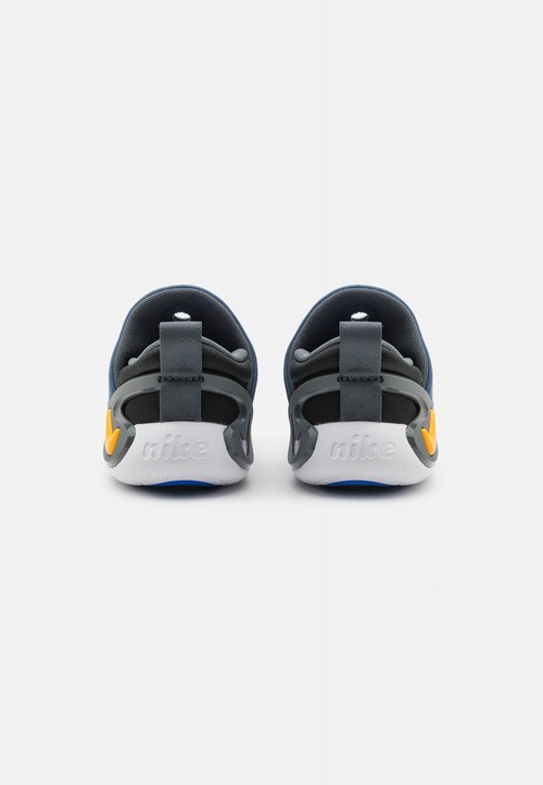 Nike DYNAMO GO! (TD) - Slip-ons - diffused blue/laser orange/racer blue/iron grey — photo 3