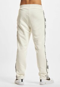 DIMORA HERREN SIDE STRIPE - Joggebukse - offwhite