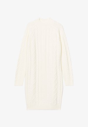 Robe pull en tricot blanche, avec un col montant, des manches longues et un motif en maille torsadée texturée sur toute la surface. Longueur mi-cuisse.