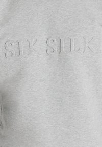 SIKSILK Felpa - light grey