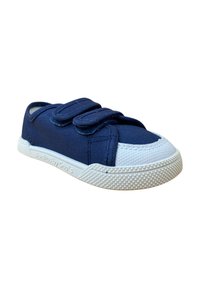 Zapatilla de lona marina con dos correas de gancho y bucle, puntera de goma blanca y suela de goma blanca texturizada. Diseño simple, con un branding mínimo.