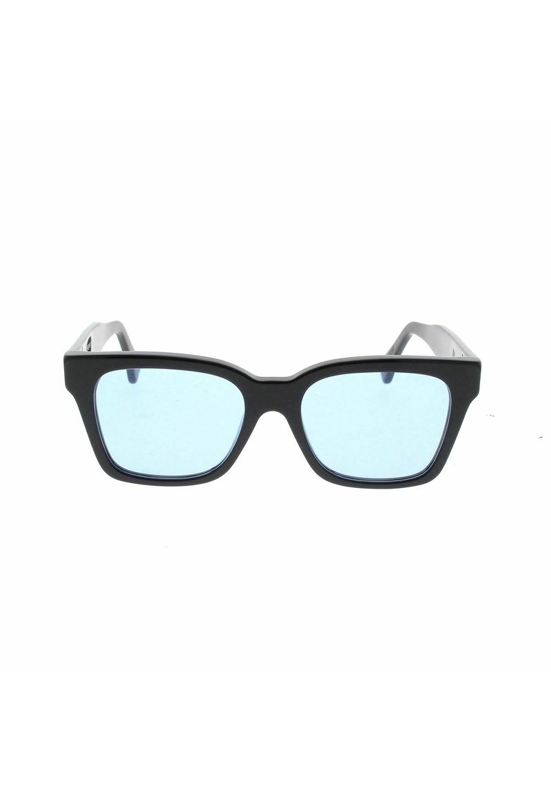 Occhiali da sole neri rettangolari con lenti azzurre. Realizzati in plastica, presentano una montatura spessa e dettagli in metallo sulle tempie.