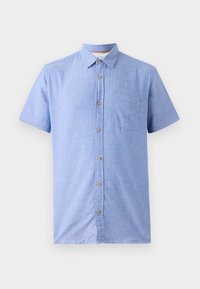 Chemise à manches courtes en tissu bleu clair avec un motif à carreaux, dotée d'une fermeture à boutons sur le devant et d'une poche poitrine.