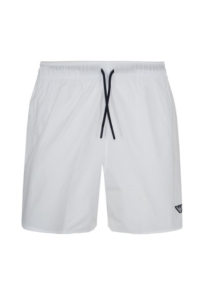 Short de bain blanc pour homme avec ceinture élastique, cordon noir et petit logo noir sur la partie inférieure gauche de la jambe.