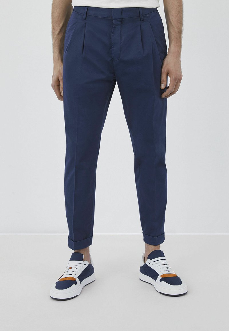 Herren Chinos | LIU JO SLIM Chino navy blue/dark-blue denim - WN84691 Herren Chinos | LIU JO SLIM Chino navy blue/dark-blue denim - WN84691