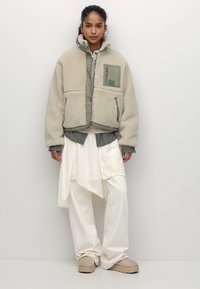 PULL&BEAR Veste polaire - sand
