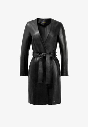 Cappotto nero in pelle fino al ginocchio con maniche lunghe e cintura da annodare, caratterizzato da una profonda scollatura a V e tasche laterali.