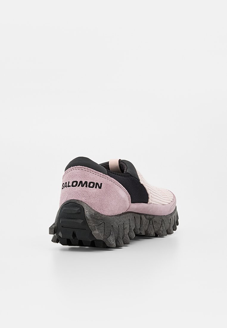 Sneaker low