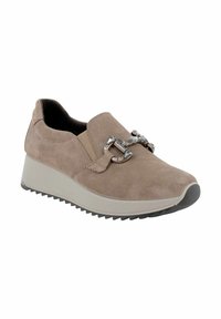 Scarpe slip-on in suede beige con suola a zeppa, dotate di decorazioni in argento e pannelli laterali elastici per una facile calzata.